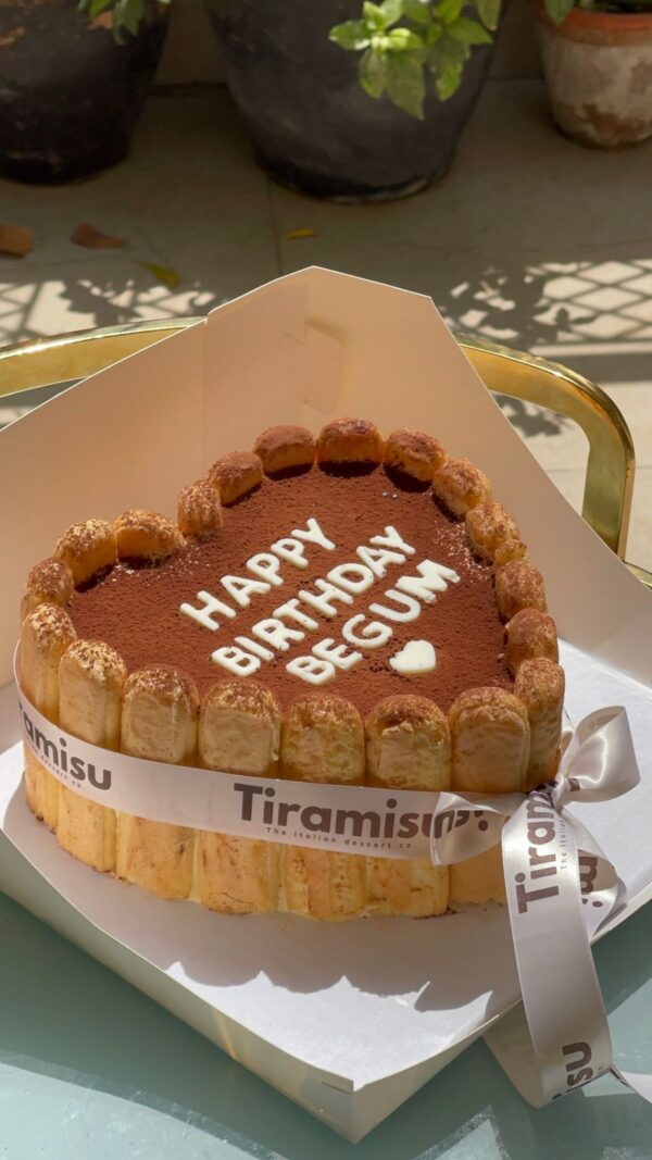 Large Tira Miss U Cake