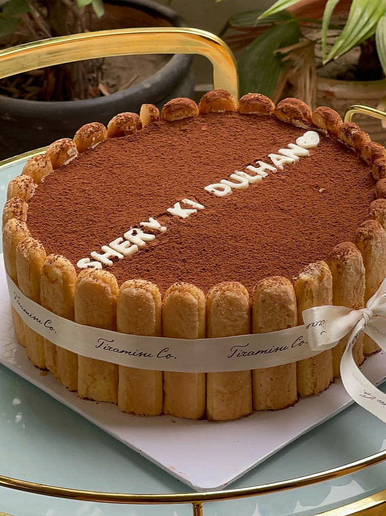 Large Tira Miss U Cake